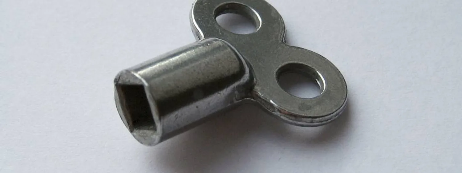 Cheie metalică pentru aerisirea unui calorifer cu aerisitor manual